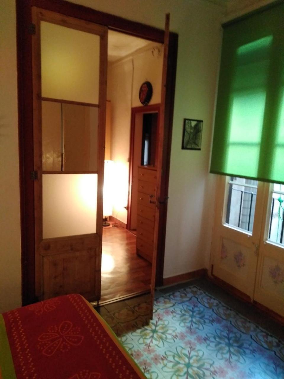 Habitacion En Piso Compartido برشلونة المظهر الخارجي الصورة